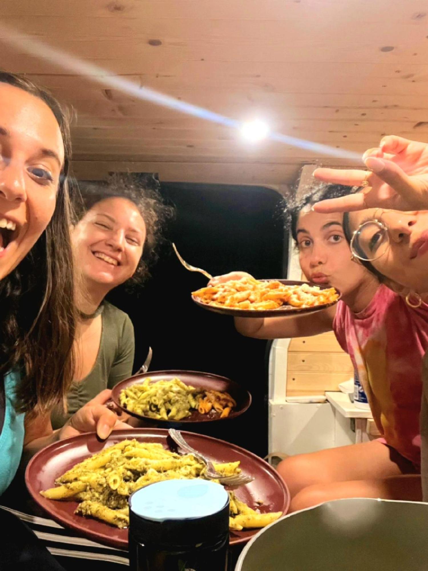 Campcar Maui Jeeps Suvs Hybrid Camper Van Rentals With Equipment And Travel Advice カフルイ エクステリア 写真